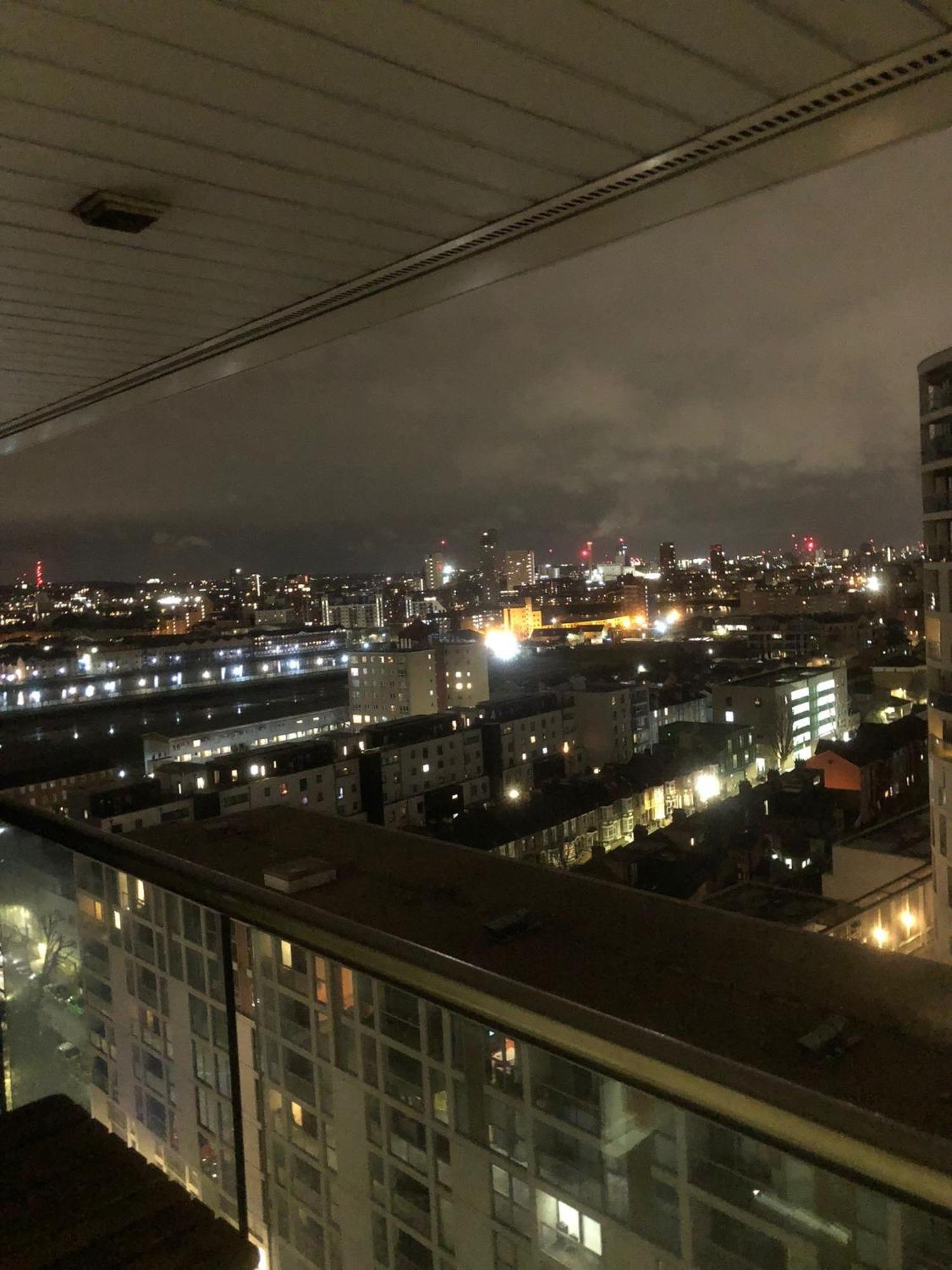 Modern 2bed 2bath Canary Wharf - Upto 5 Person Londra