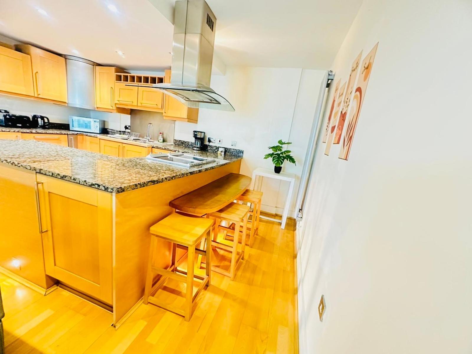 Modern 2bed 2bath Canary Wharf - Upto 5 Person Appartamento Londra