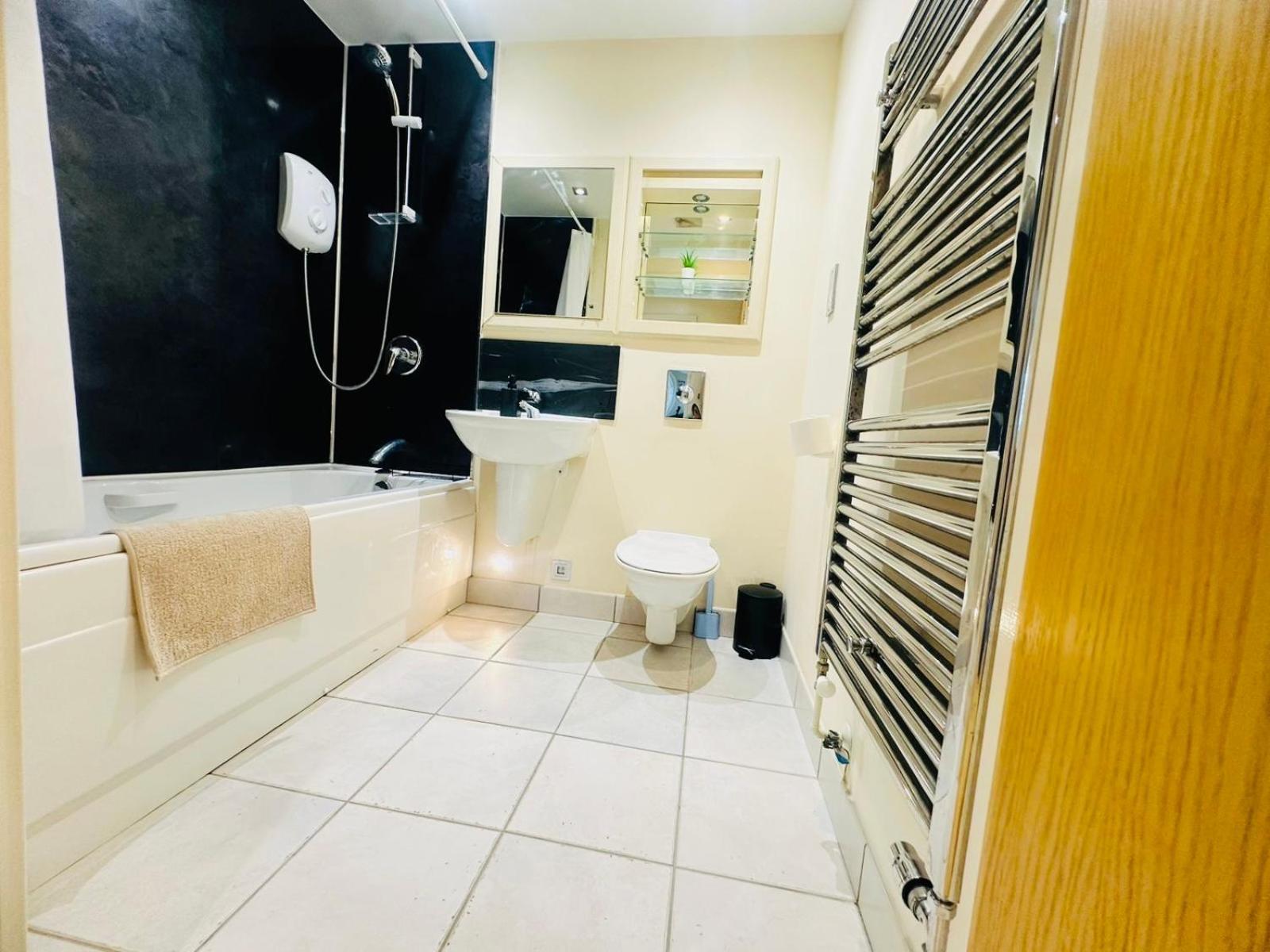 Modern 2bed 2bath Canary Wharf - Upto 5 Person Appartamento